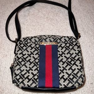 Tommy Hilfiger Crossbody